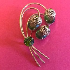 Vintage Sarah Coventry brooch